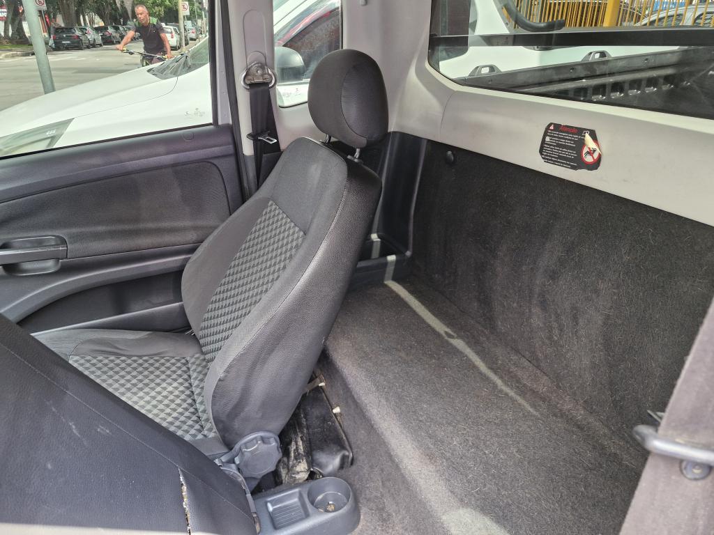 VOLKSWAGEN Saveiro - Foto