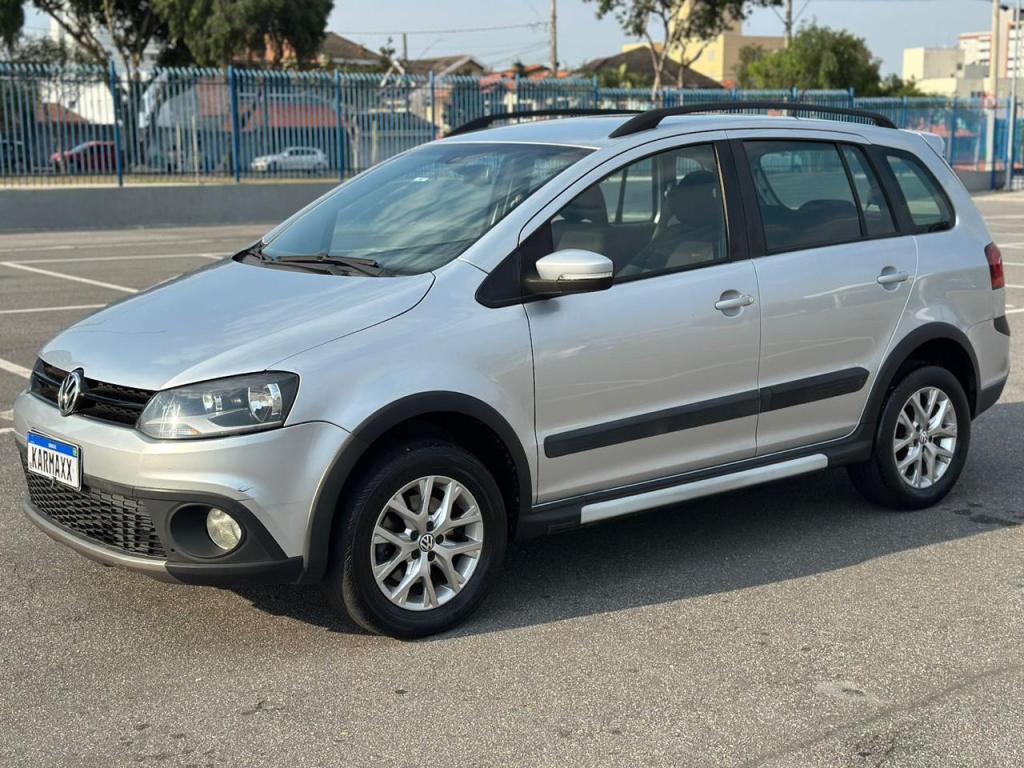 VOLKSWAGEN Space Cross