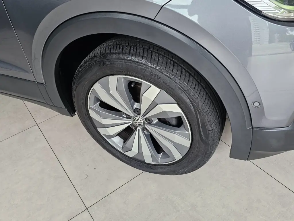 VOLKSWAGEN T-Cross - Foto