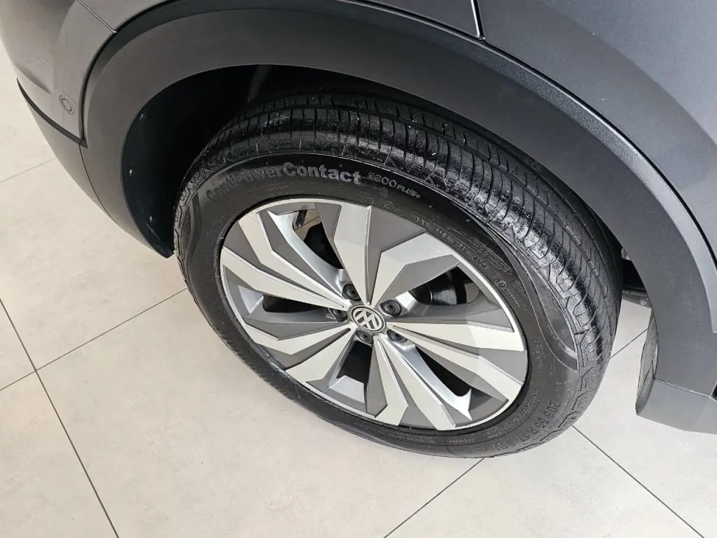 VOLKSWAGEN T-Cross - Foto