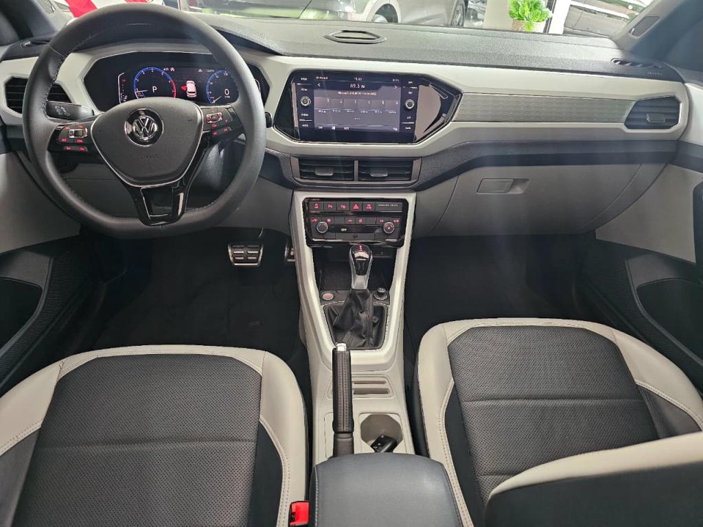 VOLKSWAGEN T-Cross - Foto