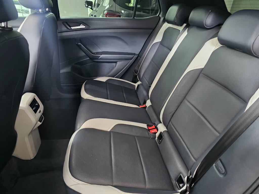 VOLKSWAGEN T-Cross - Foto