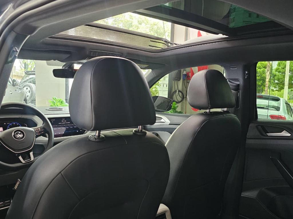 VOLKSWAGEN T-Cross - Foto