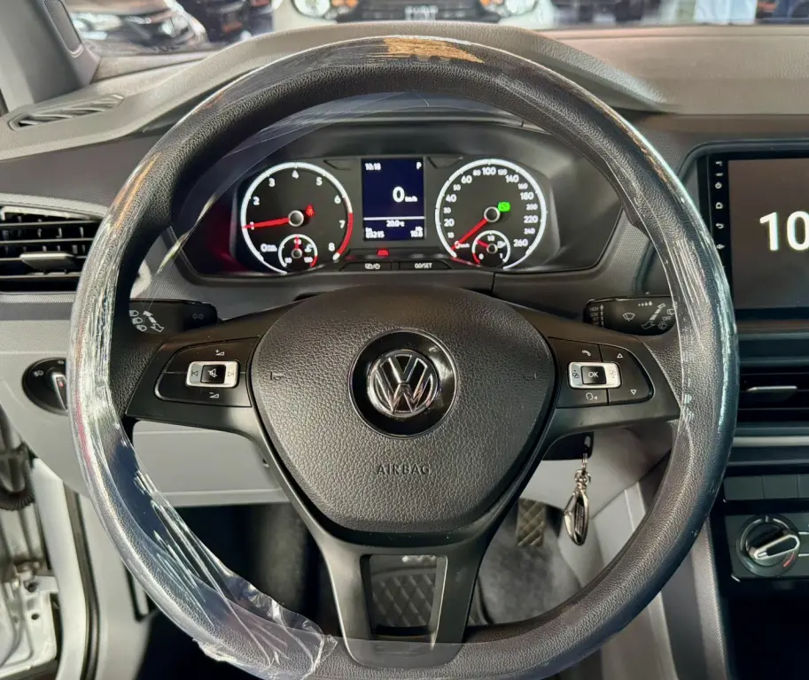 VOLKSWAGEN T-Cross - Foto