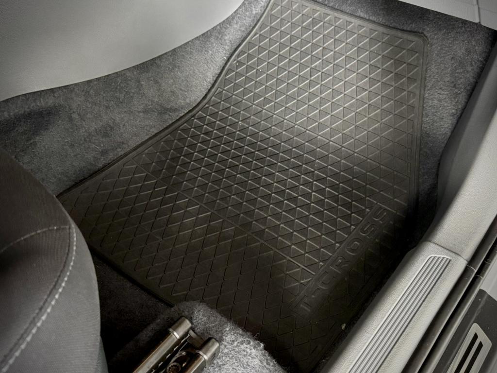 VOLKSWAGEN T-Cross - Foto