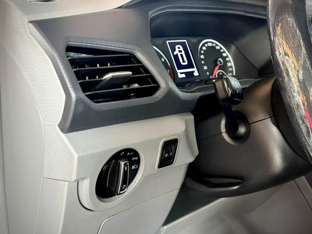 VOLKSWAGEN T-Cross - Foto