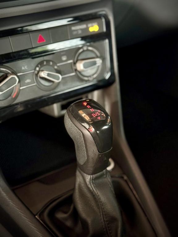 VOLKSWAGEN T-Cross - Foto