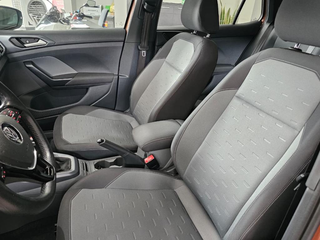 VOLKSWAGEN T-Cross - Foto