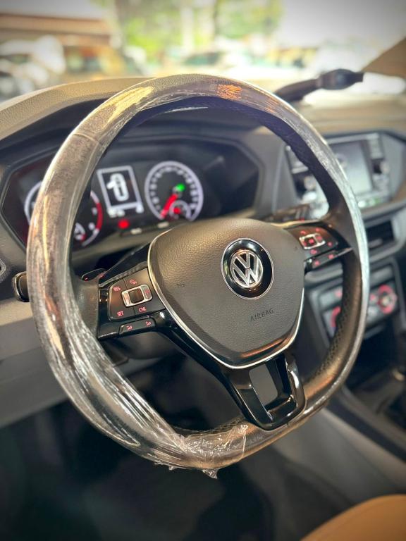VOLKSWAGEN T-Cross - Foto