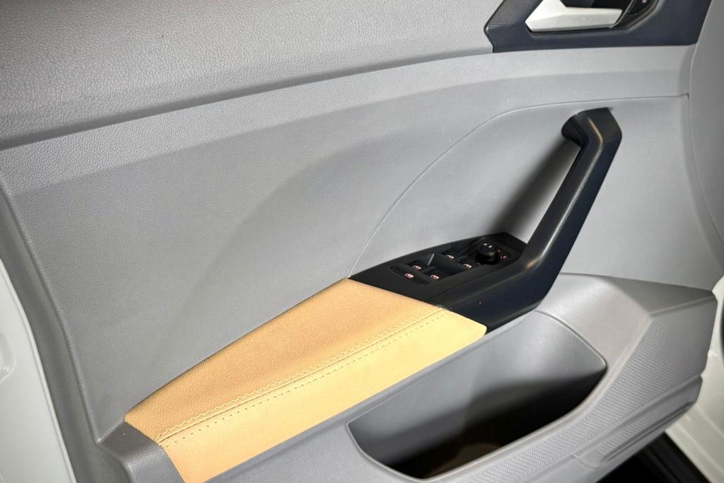 VOLKSWAGEN T-Cross - Foto