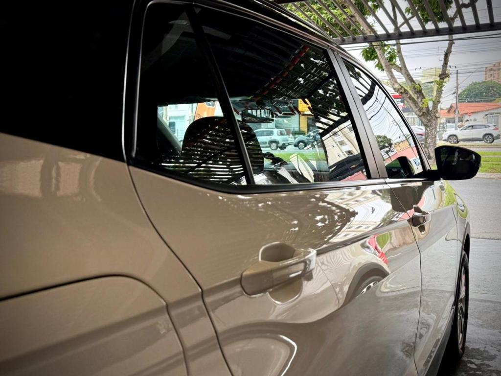 VOLKSWAGEN T-Cross - Foto