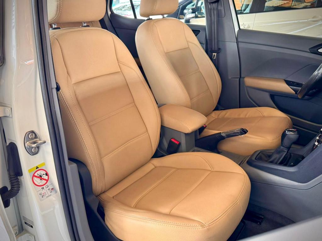 VOLKSWAGEN T-Cross - Foto