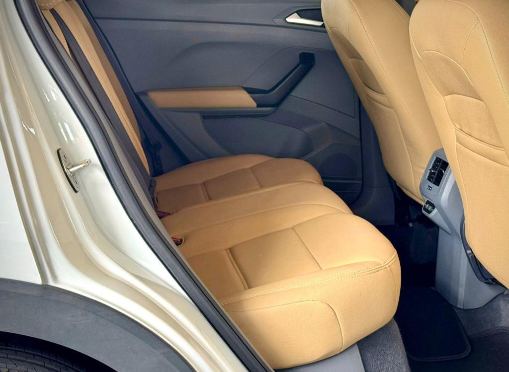 VOLKSWAGEN T-Cross - Foto