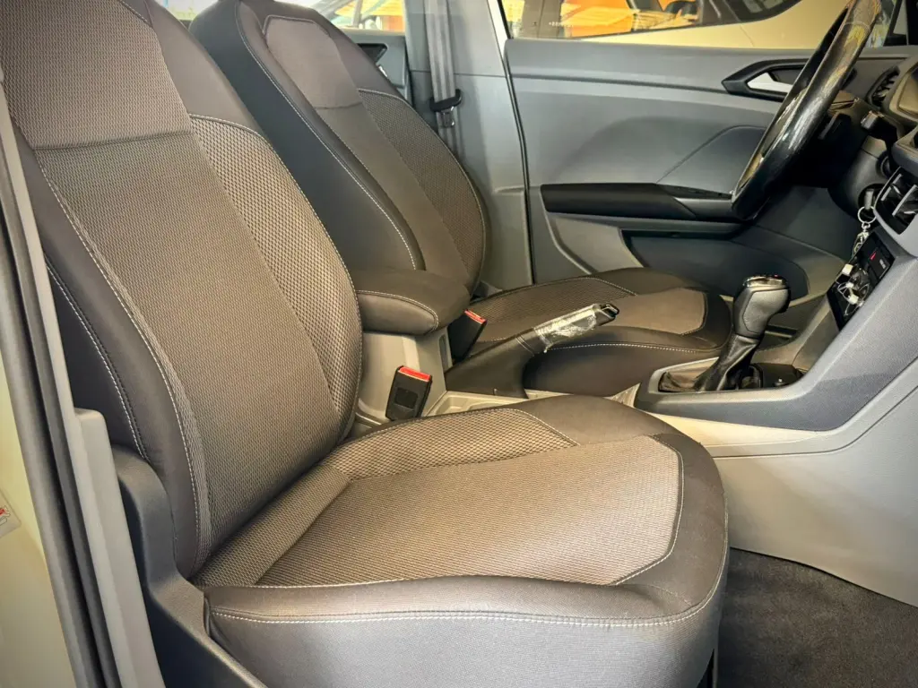 VOLKSWAGEN T-Cross - Foto