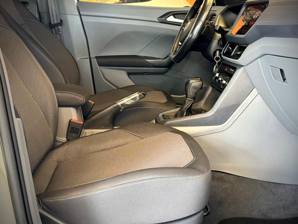 VOLKSWAGEN T-Cross - Foto