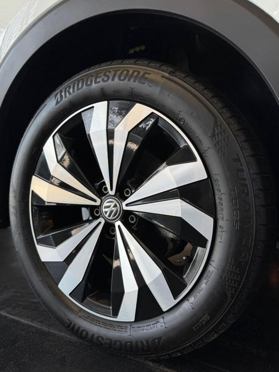 VOLKSWAGEN T-Cross - Foto