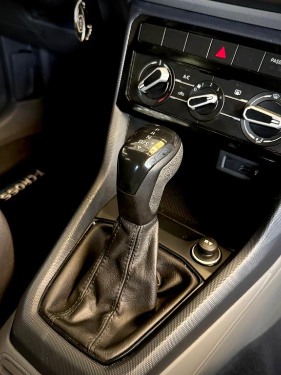 VOLKSWAGEN T-Cross - Foto