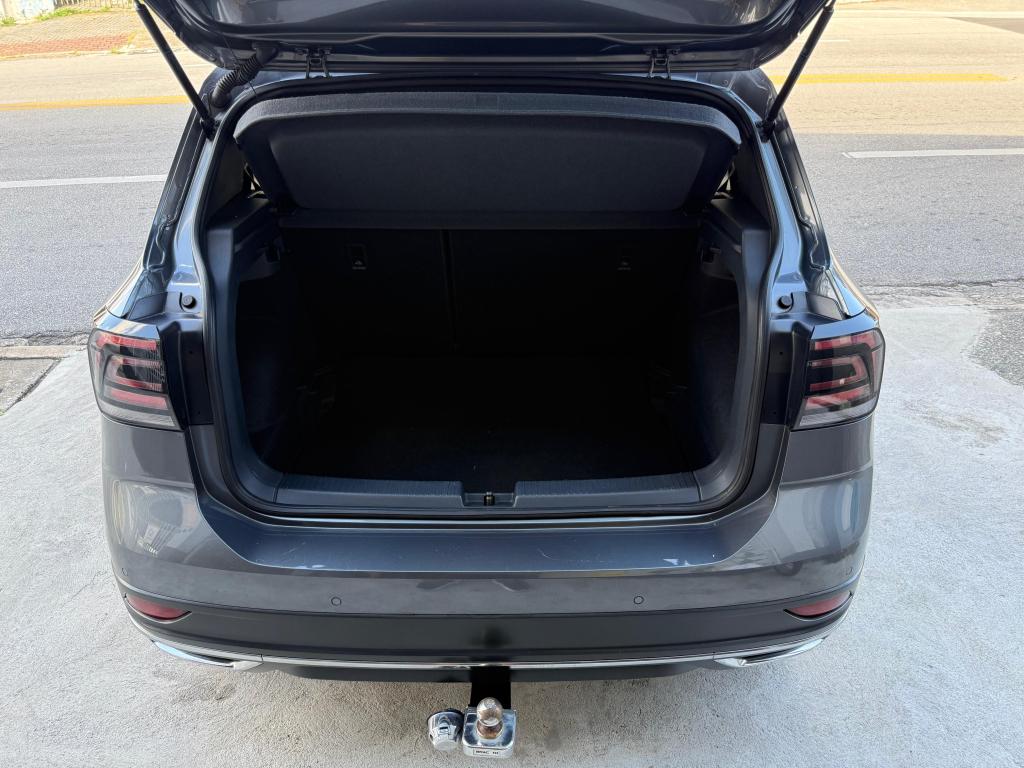 VOLKSWAGEN T-Cross - Foto