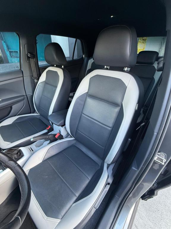 VOLKSWAGEN T-Cross - Foto