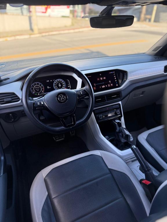 VOLKSWAGEN T-Cross - Foto