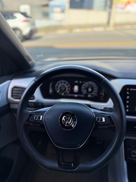 VOLKSWAGEN T-Cross - Foto