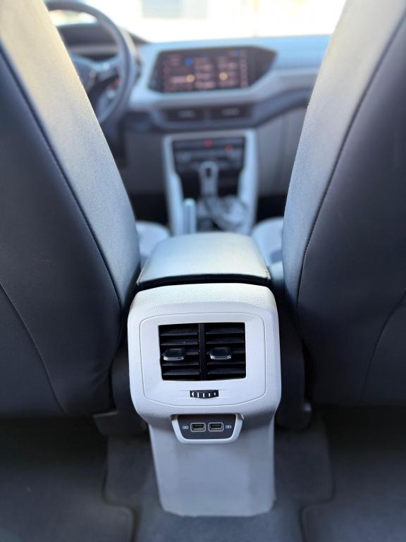 VOLKSWAGEN T-Cross - Foto