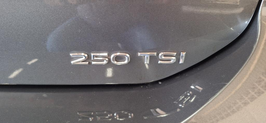 VOLKSWAGEN T-Cross - Foto