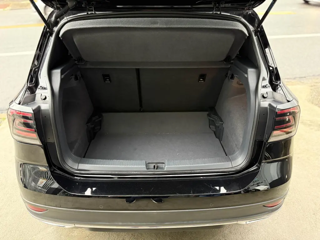 VOLKSWAGEN T-Cross - Foto