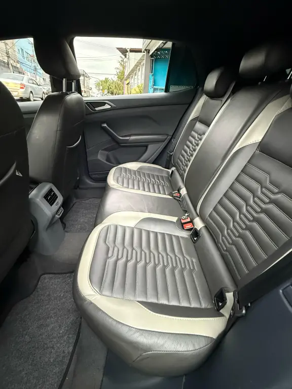 VOLKSWAGEN T-Cross - Foto
