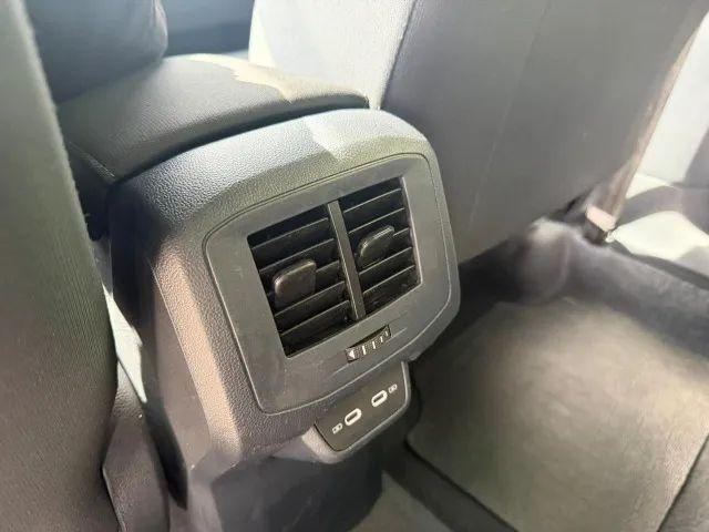 VOLKSWAGEN T-Cross - Foto