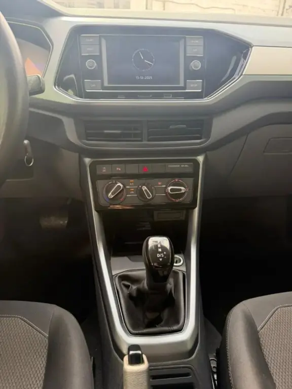 VOLKSWAGEN T-Cross - Foto