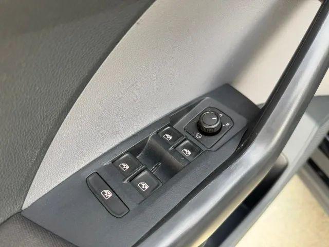 VOLKSWAGEN T-Cross - Foto