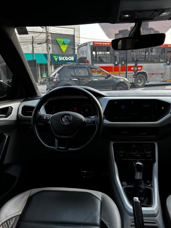VOLKSWAGEN T-Cross - Foto