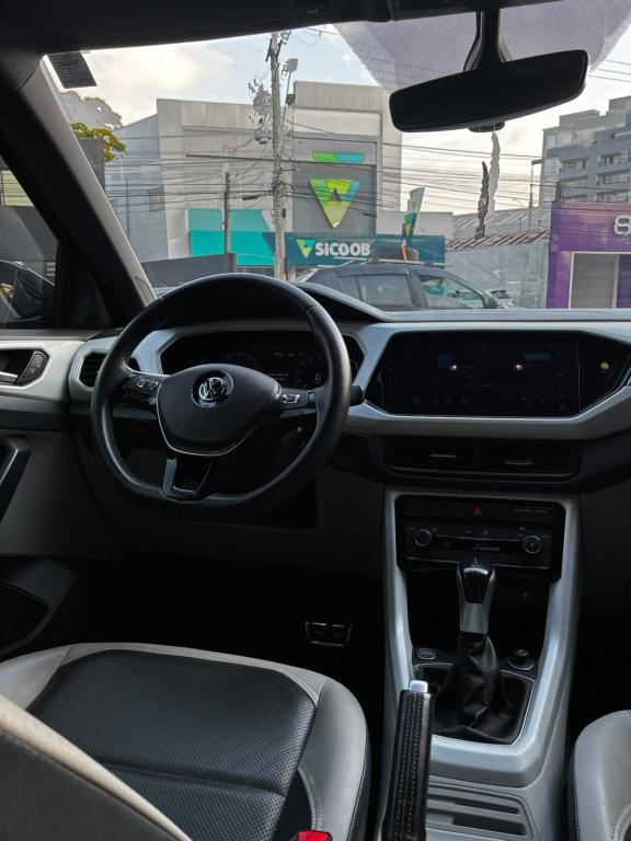 VOLKSWAGEN T-Cross - Foto