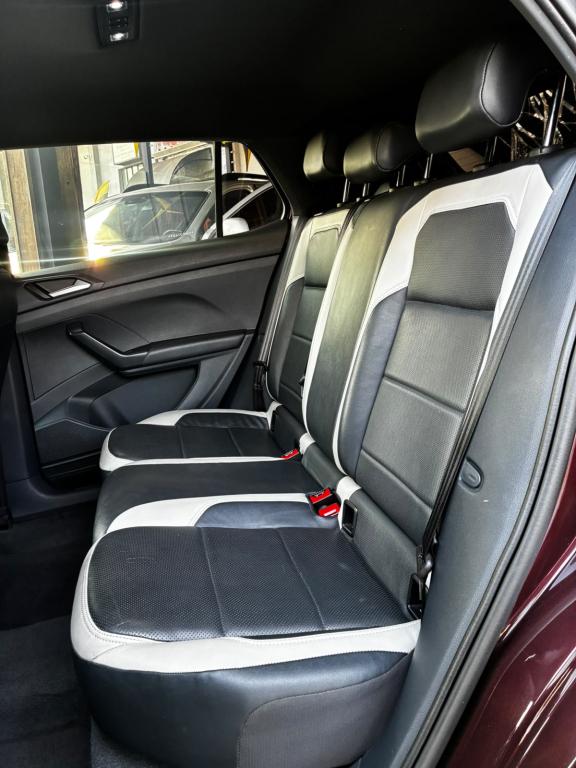 VOLKSWAGEN T-Cross - Foto
