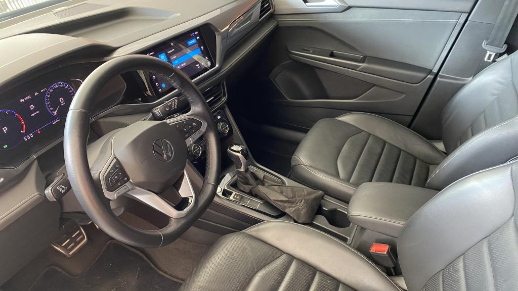 VOLKSWAGEN Taos - Foto