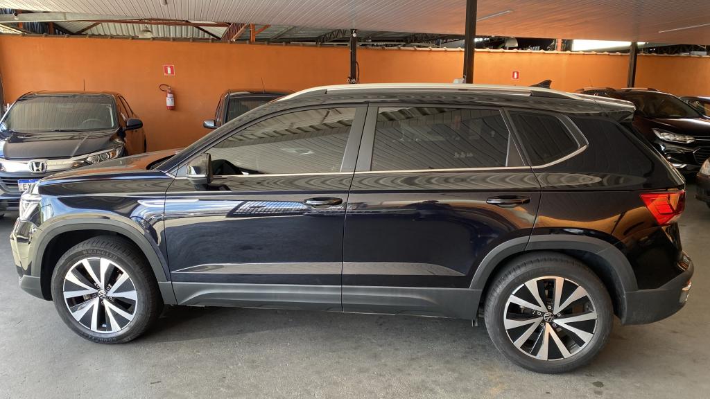 VOLKSWAGEN Taos - Foto