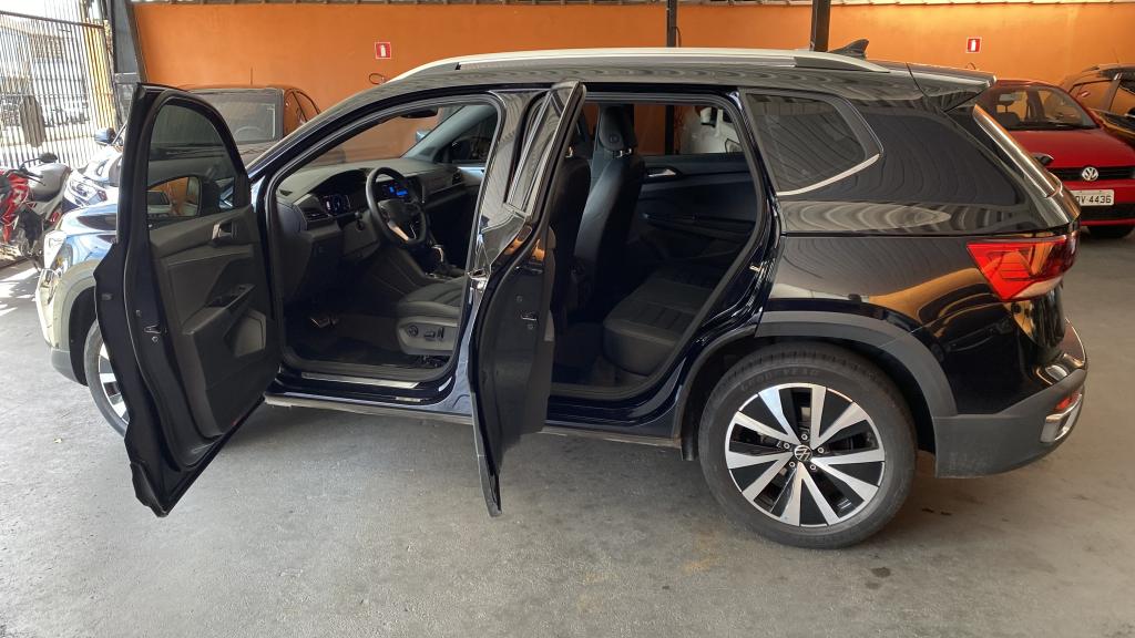 VOLKSWAGEN Taos - Foto