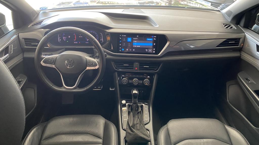 VOLKSWAGEN Taos - Foto