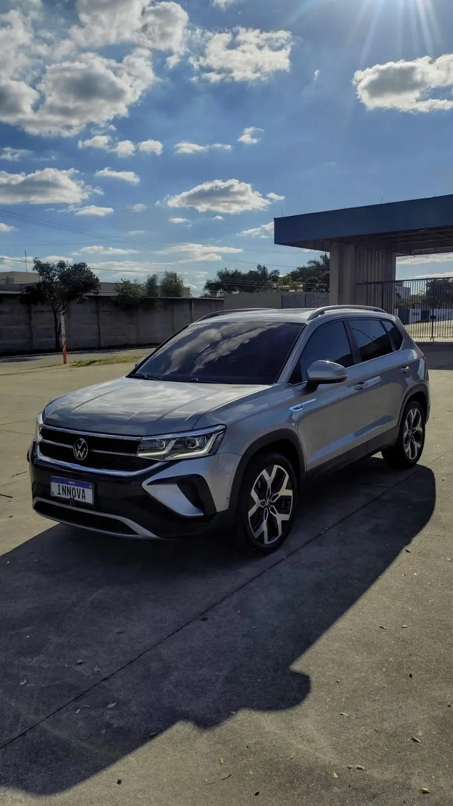 VOLKSWAGEN Taos - Foto