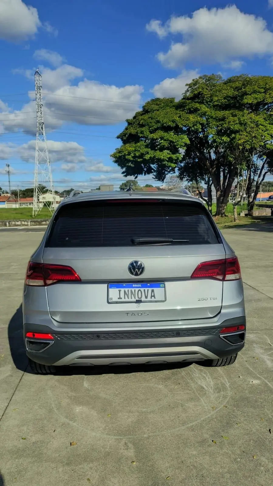 VOLKSWAGEN Taos - Foto