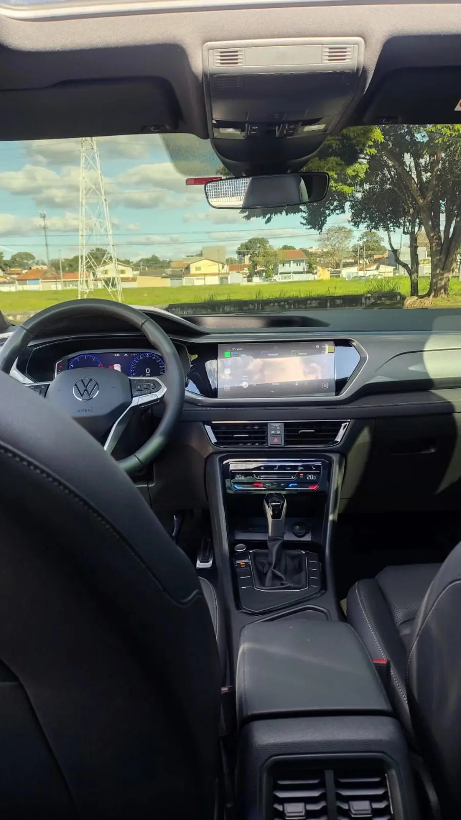 VOLKSWAGEN Taos - Foto