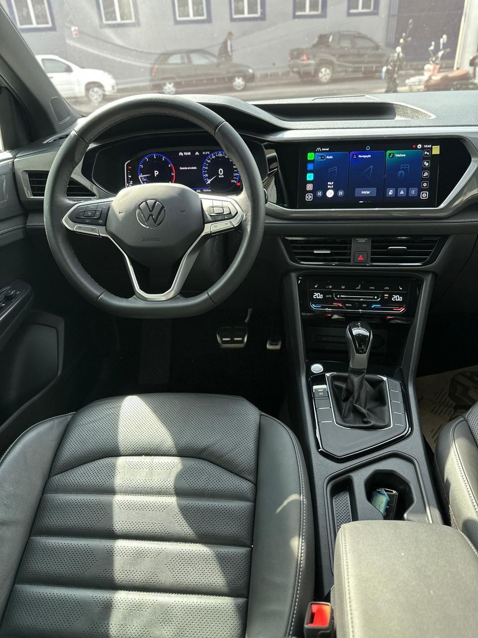 VOLKSWAGEN Taos - Foto