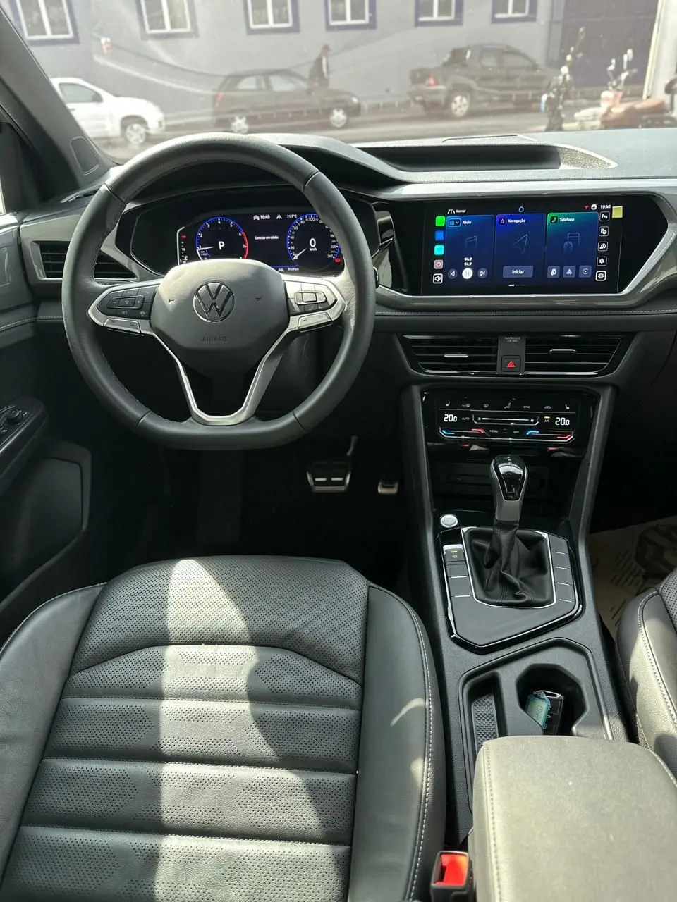 VOLKSWAGEN Taos - Foto