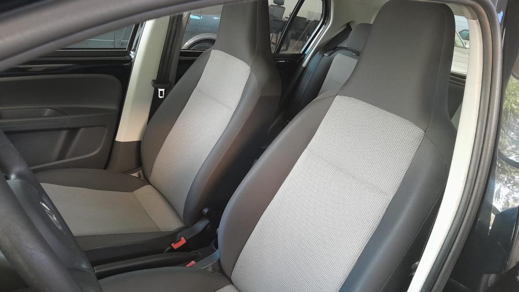 VOLKSWAGEN UP - Foto