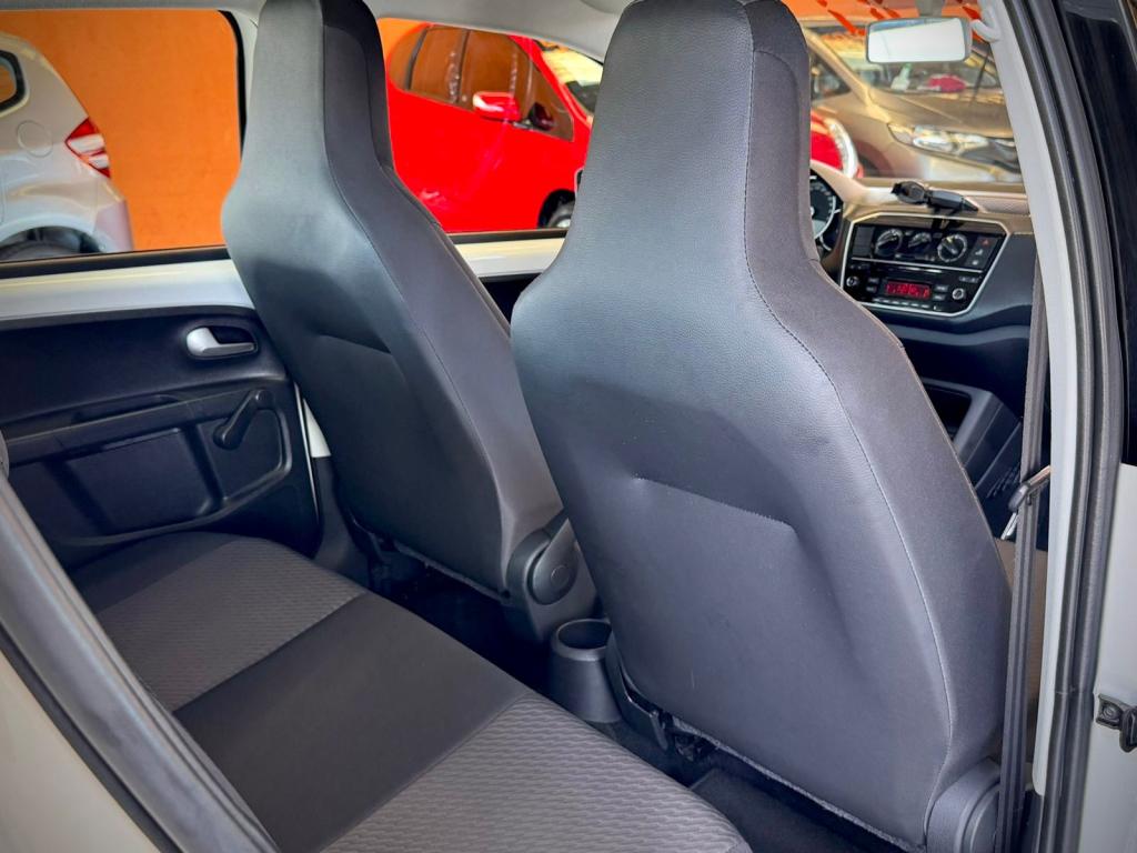 VOLKSWAGEN UP - Foto