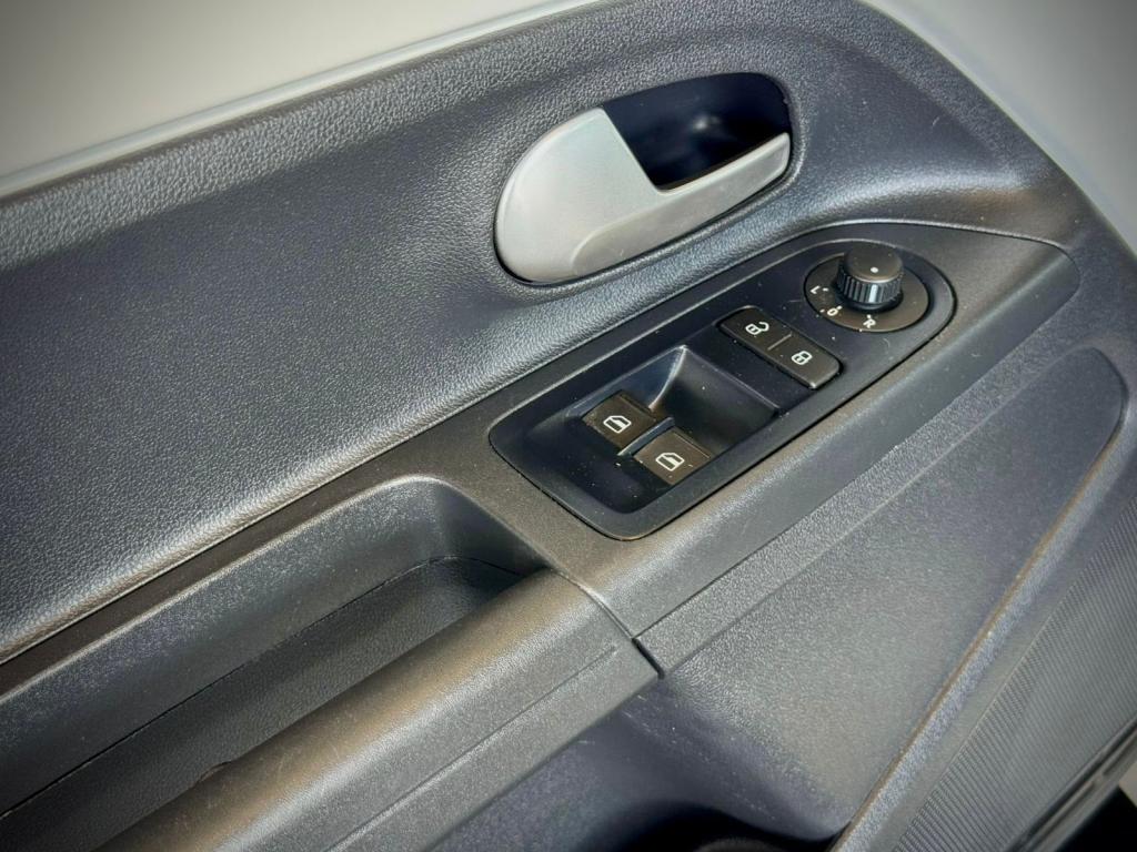 VOLKSWAGEN UP - Foto