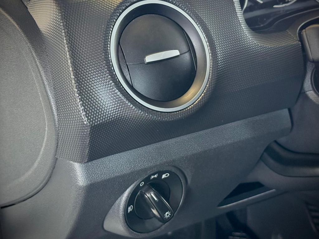 VOLKSWAGEN UP - Foto