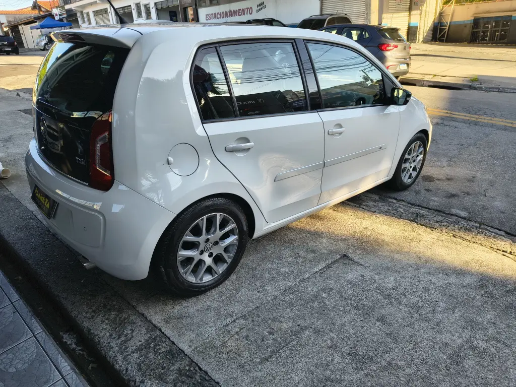 VOLKSWAGEN UP - Foto