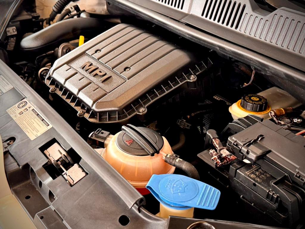 VOLKSWAGEN UP - Foto